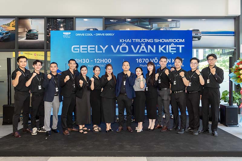 Khai trương showroom ô tô geely võ văn kiệt